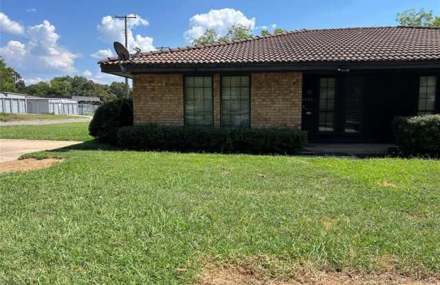 1400 W Laurel Street