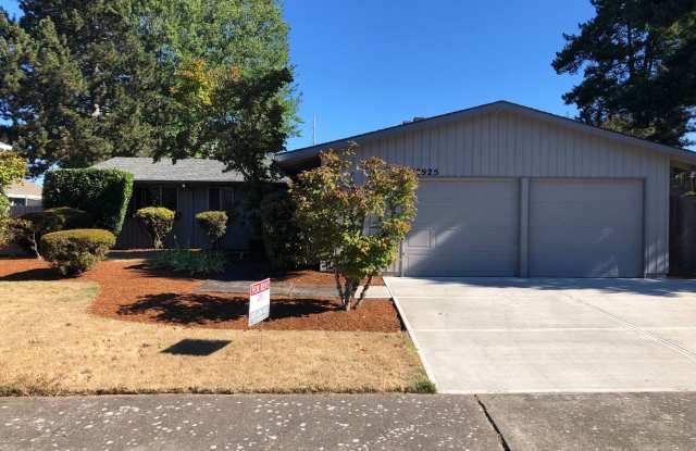 18925 NW Illahe ~ Spacious Ranch Style!