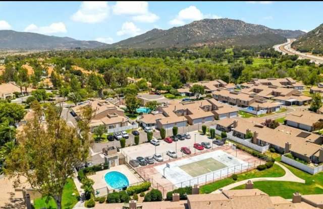 4 Bedroom Townhouse for rent in Central Temecula Furnished/Un-Furnished