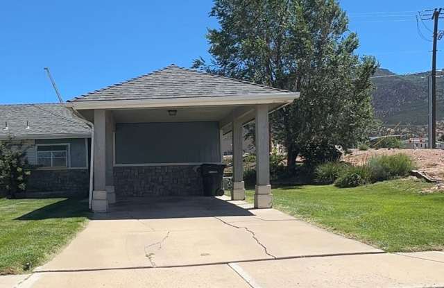 Charming 3-Bedroom, 2-Bathroom Home in Cedar City, UT