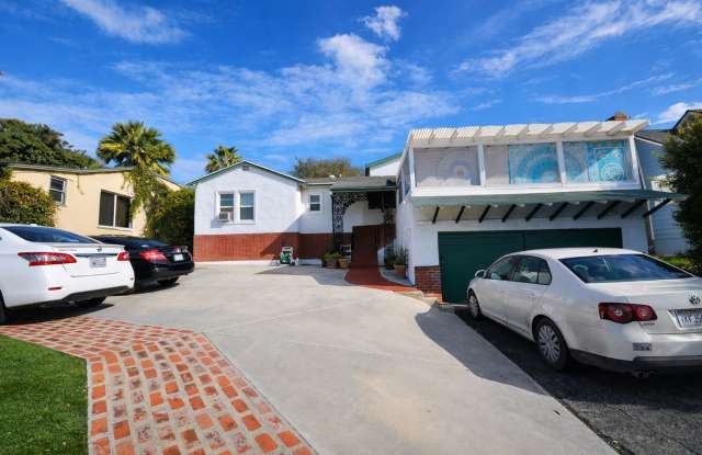 Large House, Close to Campus!!