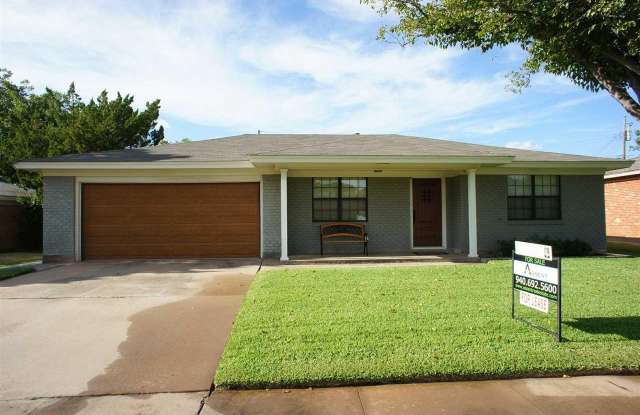 1534 MELODY LANE