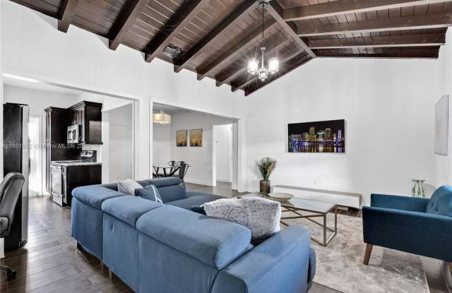 2315 Southwest 17th Street