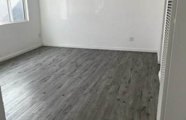 413 E Pacific Street