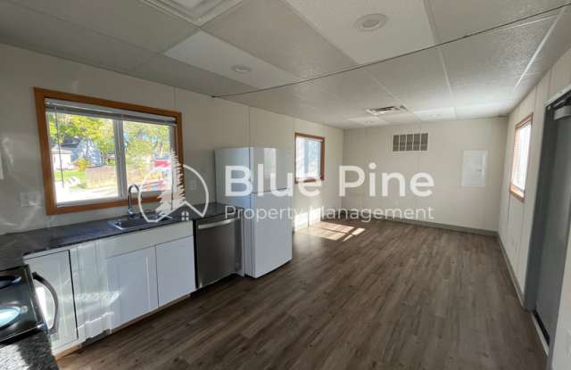 369 Gladstone Street