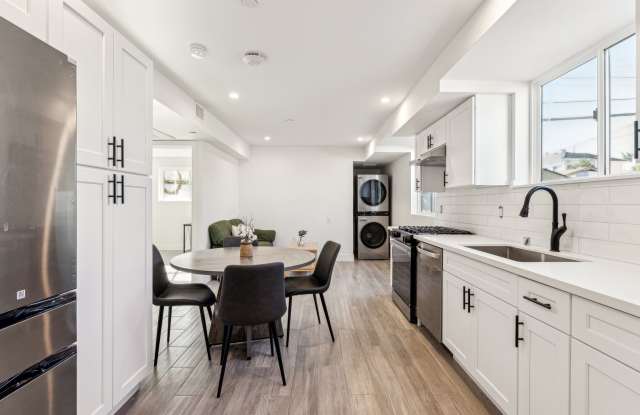 MH 416 N La Fayette Park Pl