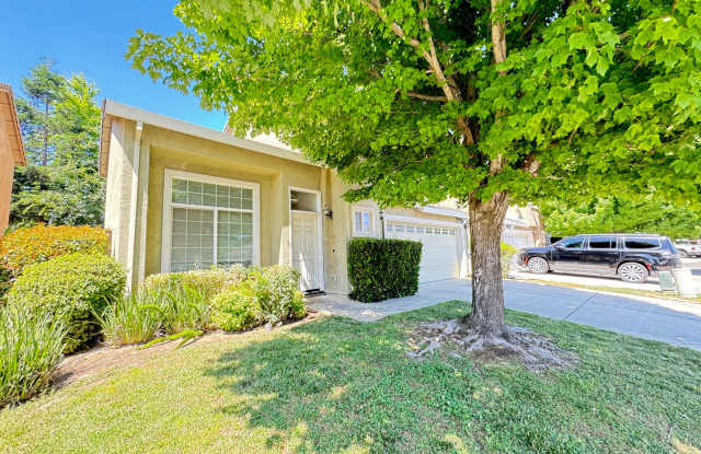 Photo of 4 bed /2 ba house - S Yuba City