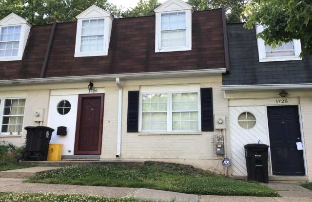 1726 DUTCH VILLAGE DRIVE