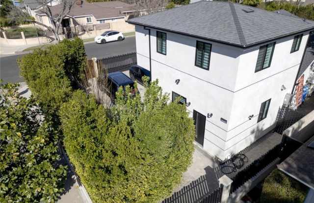 6958 Costello Avenue