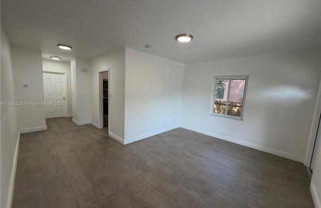 7712 Northeast 1st Court