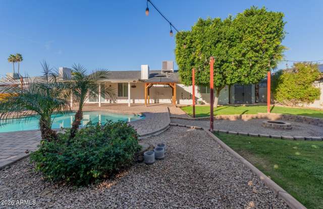 2003 N LOS ARBOLES Court