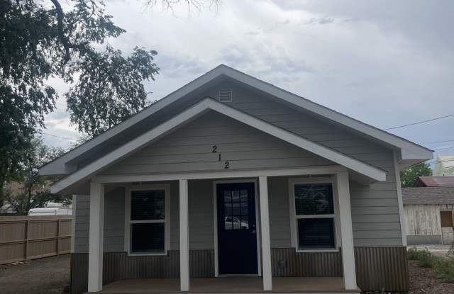 212 South Selig