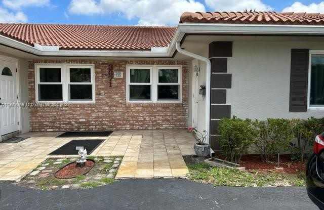 3671 NW 110th Ave