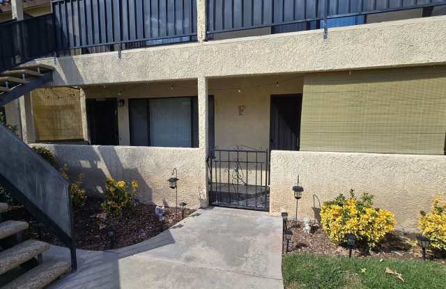 Charming 1 Bed 1 Bath in Hemet!