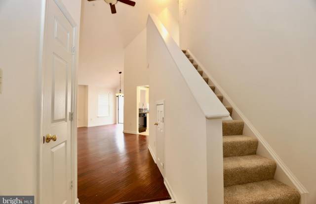 5928 FOUNDERS CROSSING Court unit: 303