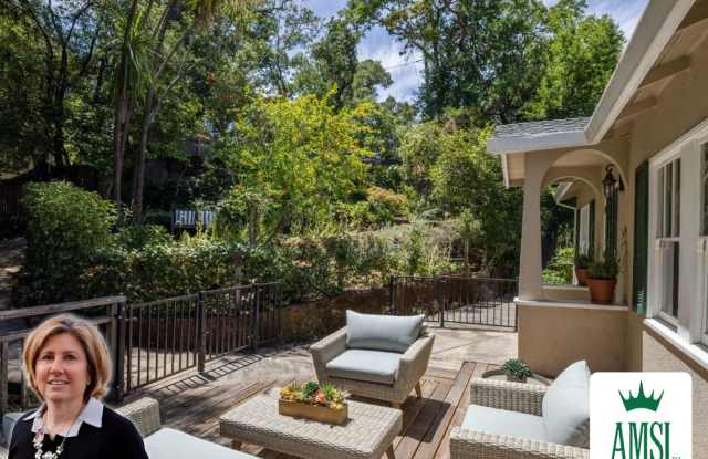 Photo of New England Ross Home