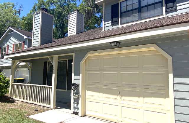 112 Holland Park Cir