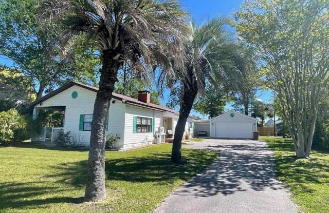 Photo of 1009 Monument Ave