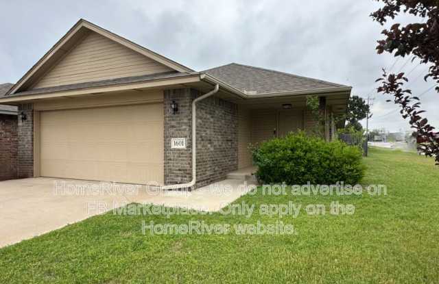 1601 Everglade Ct