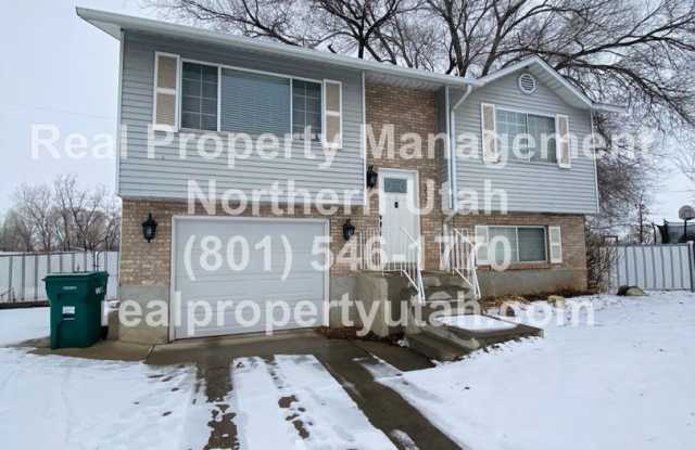 Beautiful 3 Bedroom 2 Bath Roy Home Now Available!
