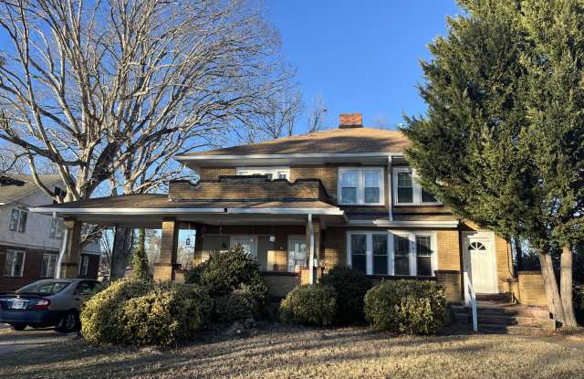 Photo of 891 Haywood Road