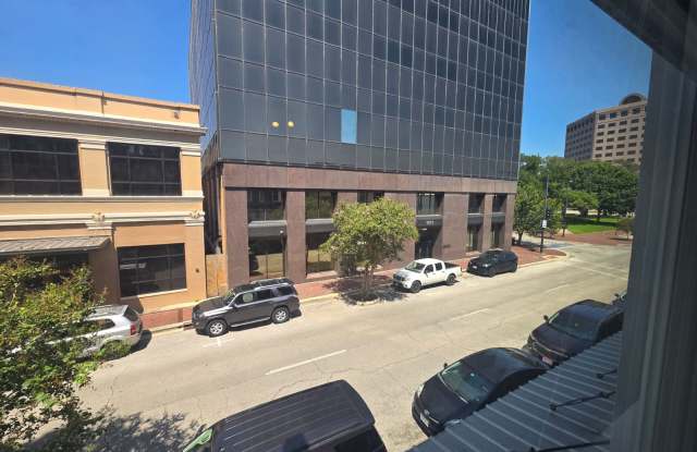 106 S Main St