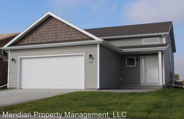 1318 6th St NW - 1318 6th Street Northwest, West Fargo, ND 58078