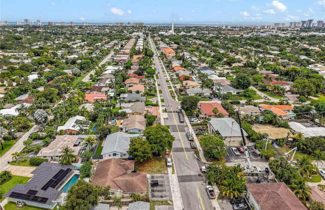 Photo of 1821 NE 56th St