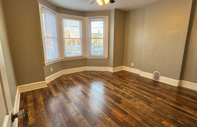 1908 W SOMERSET Street