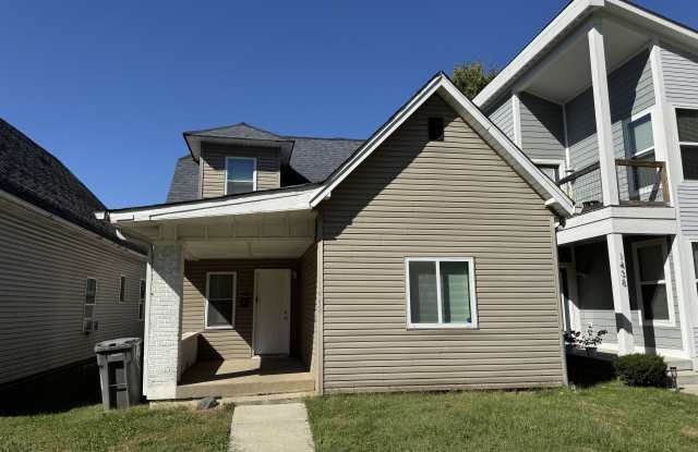 Photo of 1442 Laurel St