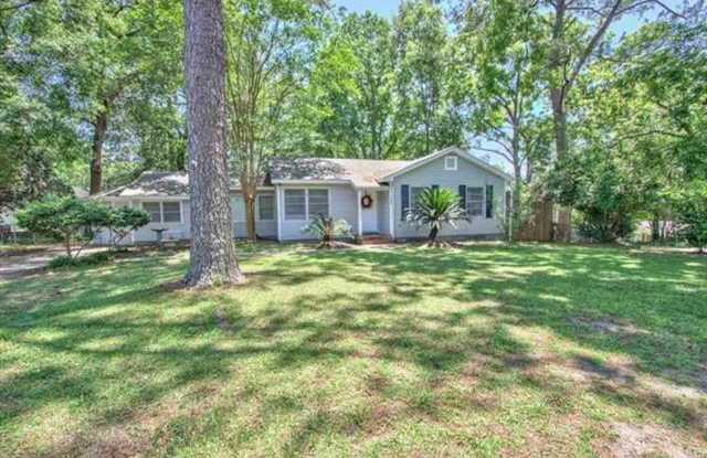 Photo of In Town Location On This Charming Cottage