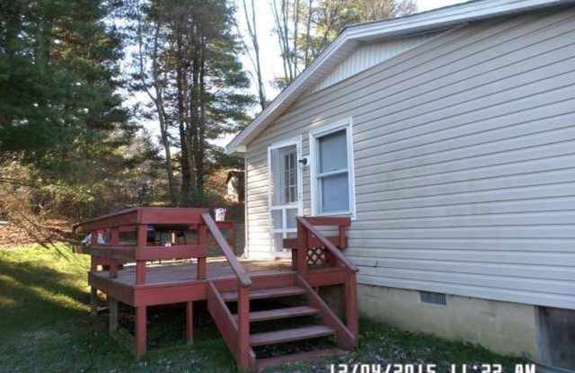 2 Bedroom 1 bath Duplex