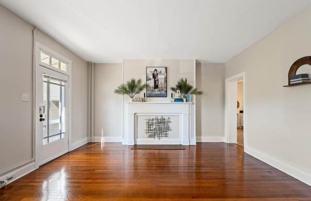 321 N BRADDOCK Street