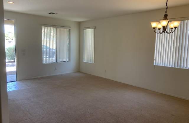 4255 E CHERRY HILLS Drive