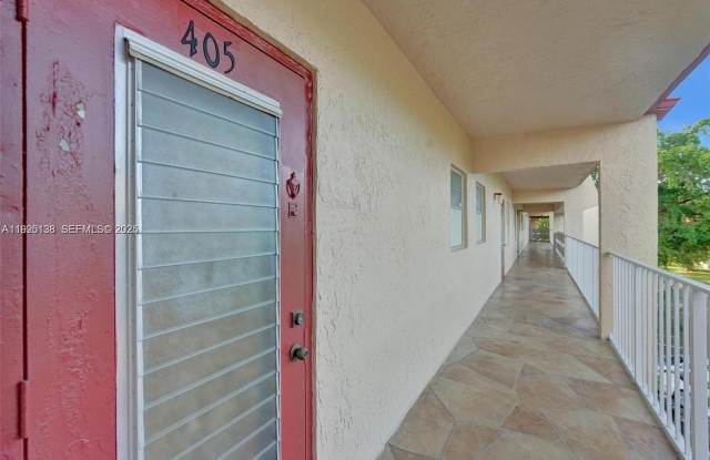 1030 Country Club Dr