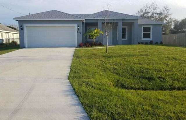 800 SW Mccall Road