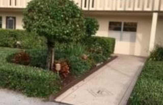 Photo of 1094 Wolverton E