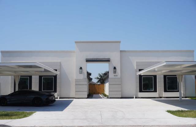 Photo of 1004 Sugar Garden Dr. - 2