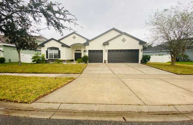 Photo of Your Dream Home Awaits! 5 bedroom 3 bath Single Family HOME!!