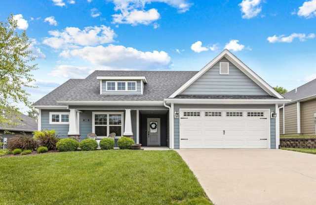 3 bd, 2 ba house in S Columbia, just off Rt K, fenced, w/d, new shape