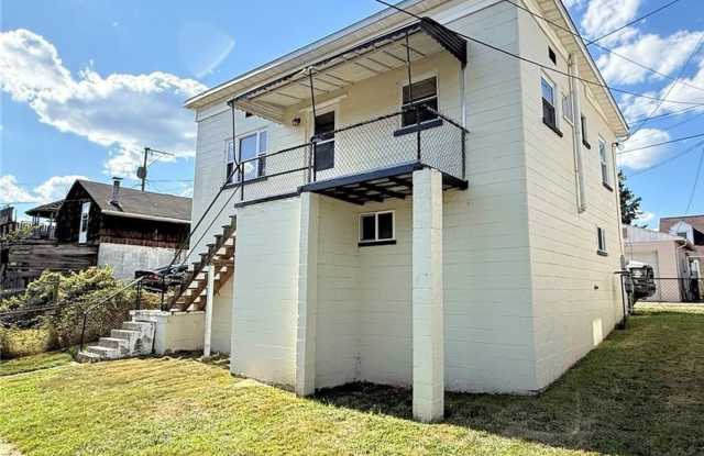 Photo of Charming 2 Bedroom Home in South Charleston with Beautiful Hardwood Flooring Throughout!