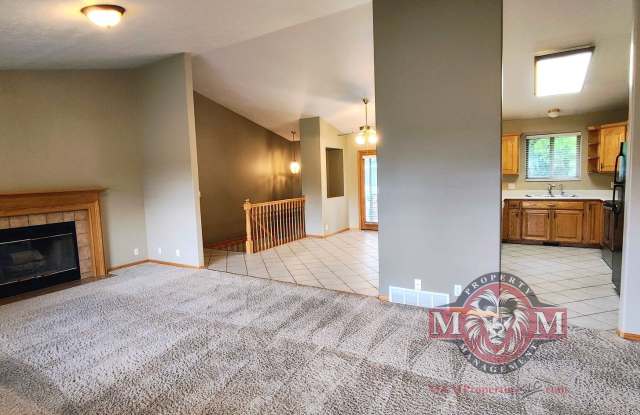 5 BD 3 BA 2900 sq ft HOME IN DRAPER.