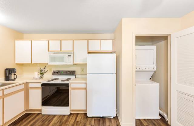 Silver Lake Apartments