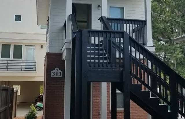 Photo of Recently Built 1 Bedroom, 1 Bathroom Studio in Sorority Row