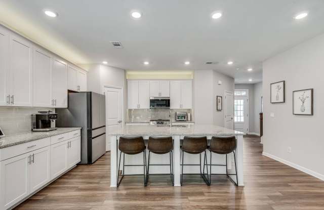 Bright, Modern, Spacious 4bd/3ba Home in Prime Scottdale Location
