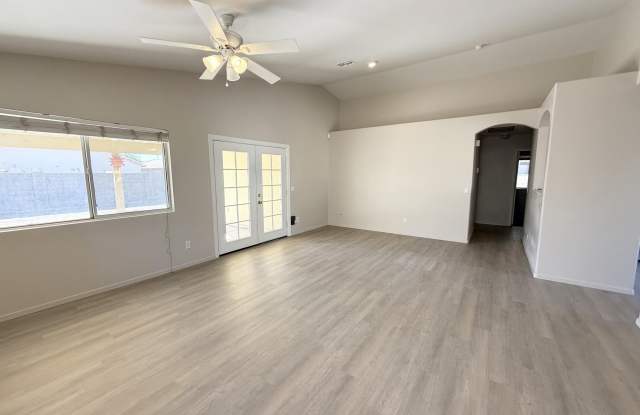 16117 W SHERMAN Street