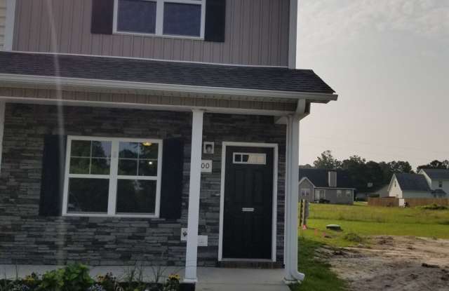 2 Bedroom, 2.5 Bath End Unit Townhouse located in Sneads Ferry