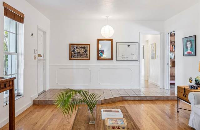 Photo of 10130 Southwest 70th Avenue