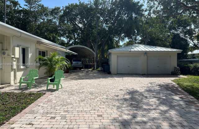 24 Pompano Ave