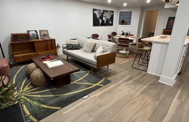 6617 S Minerva Avenue